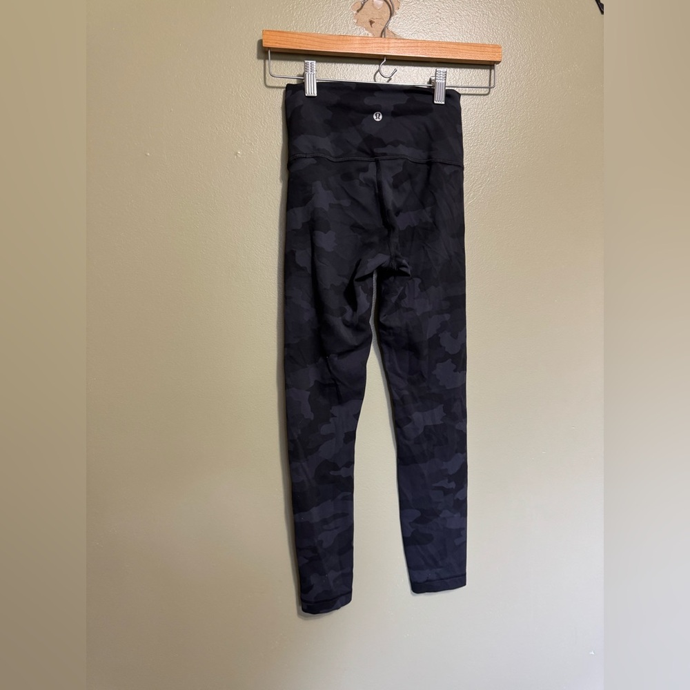 Lululemon Align High-Rise Pants Black camouflage, Size 4 - Picture 2 of 3